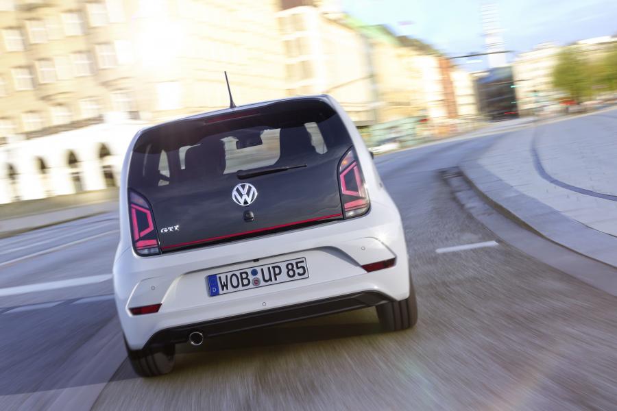  Volkswagen up! GTI Concept 2017 года  (фото 12 из 19)